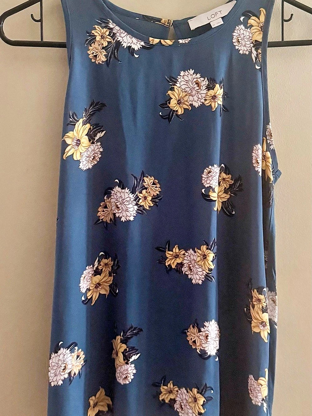LOFT Slate Blue Floral Sleeveless Tank Top Keyhole Back - Size XS